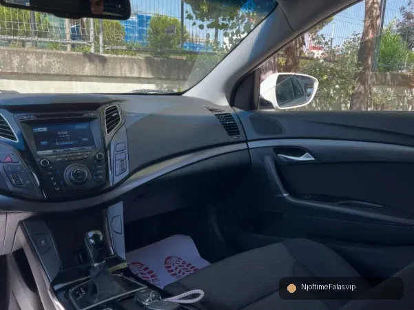 Foto 5/8: Tirane, shes makine me portobagazh Hyundai I40 Nafte, e bardhë automatik Klima 164.000 km në Tiranë | NjoftimeFalas.vip