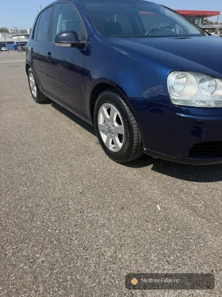 Foto 3/8: Tirane, shitet makine Golf 5 Nafte, blu e errët manuale Kondicioner 300 km 3.300 € në Tiranë — Çmimi: € 3300.00 | NjoftimeFalas.vip