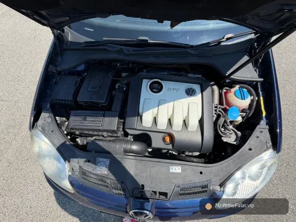 Foto 4/8: Tirane, shitet makine Golf 5 Nafte, blu e errët manuale Kondicioner 300 km 3.300 € në Tiranë — Çmimi: € 3300.00 | NjoftimeFalas.vip