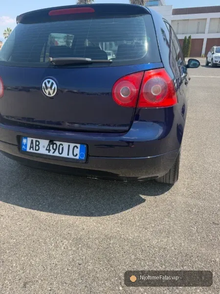 Foto 7/8: Tirane, shitet makine Golf 5 Nafte, blu e errët manuale Kondicioner 300 km 3.300 € në Tiranë — Çmimi: € 3300.00 | NjoftimeFalas.vip