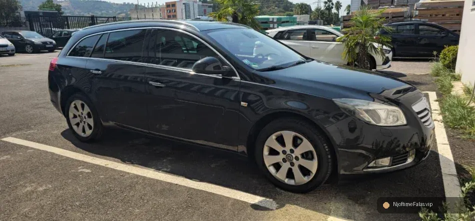 Tirane, shitet makine Opel Insigne Nafte, e zeze automatik Klima 294.000 km 350.000 € në Tiranë — Çmimi: € 350000.00 | Njoftime falas