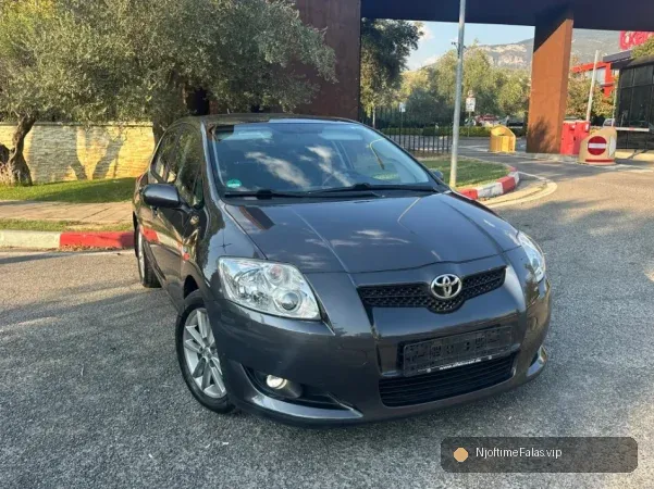 Tirane, makine TOYOTA AURIS 1.4 Nafte, automatik Klima 181.000 km në Tiranë | Njoftime falas