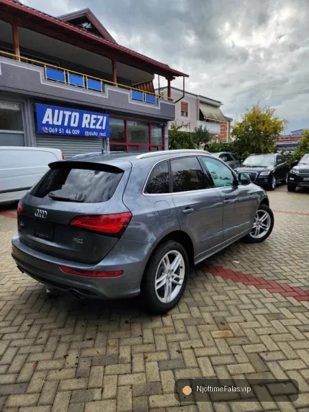 Foto 4/8: Fier, shes SUV | Fuoristrad | Xhip Audi Q5 Benzin, gri e erret automatik 210.000 km 9500€ në Fier — Çmimi: € 9500.00 | NjoftimeFalas.vip